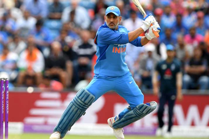 भारतीय क्रिकेटर महेन्द्रसिंह धोनीले अन्तर्राष्ट्रिय क्रिकेटबाट सन्यास लिएको घोषणा गरेका छन् ।